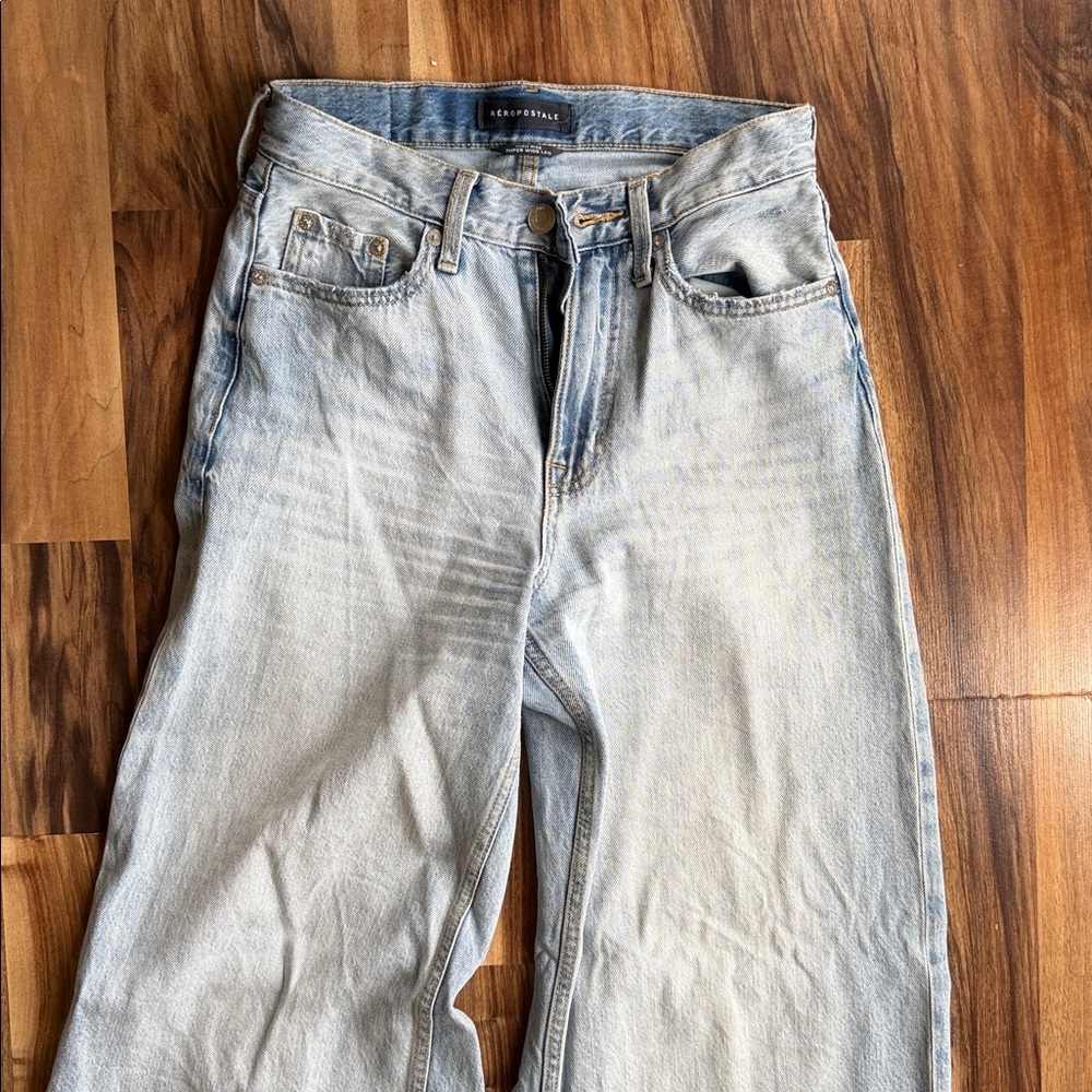 Light Wash High Rise Super Wide-Leg Women's Jeans - Picture 3 of 5